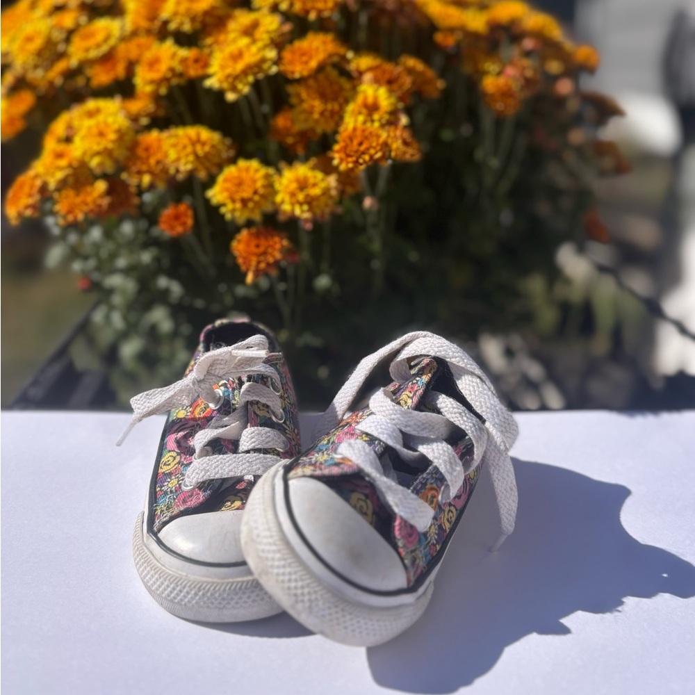Converse Kids Shoes with Floral Pattern and White Laces